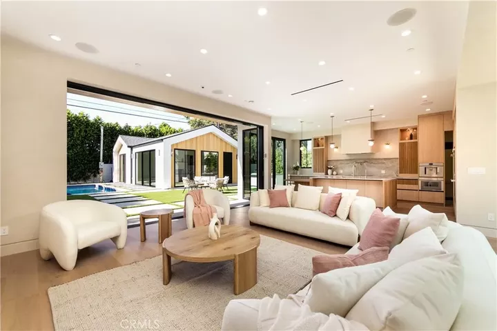 Property Photo:  16749 Addison Street  CA 91436 