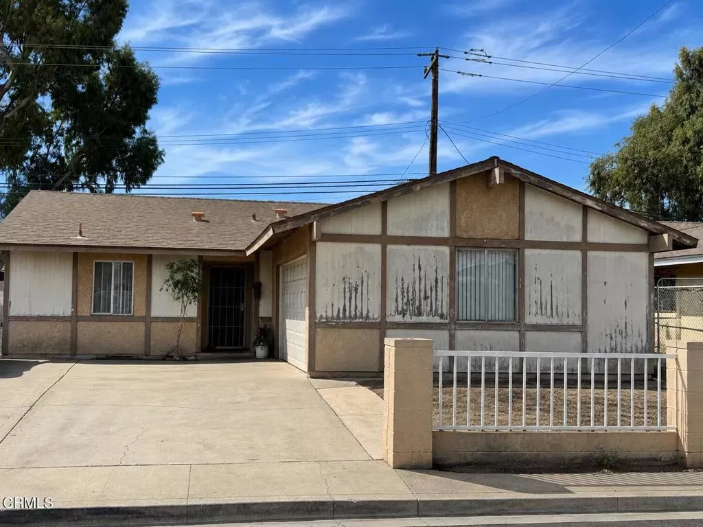 Property Photo:  1466 Crawford Street  CA 93030 