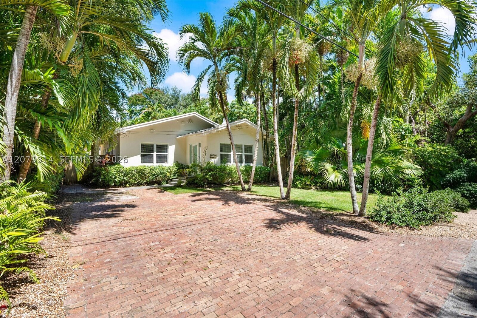 Property Photo: 2465 Inagua Ave FL 33133