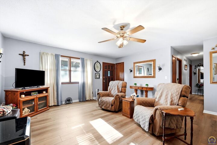 Property Photo:  4941 NW Haven Rd  KS 66617 