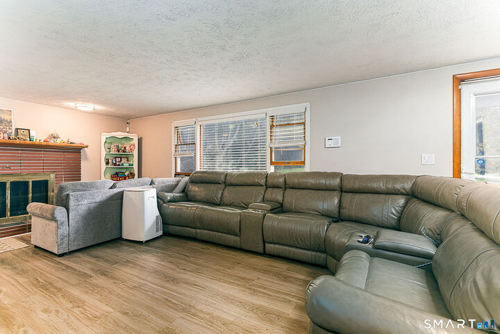 Property Photo:  19 Westview Drive  CT 06234 