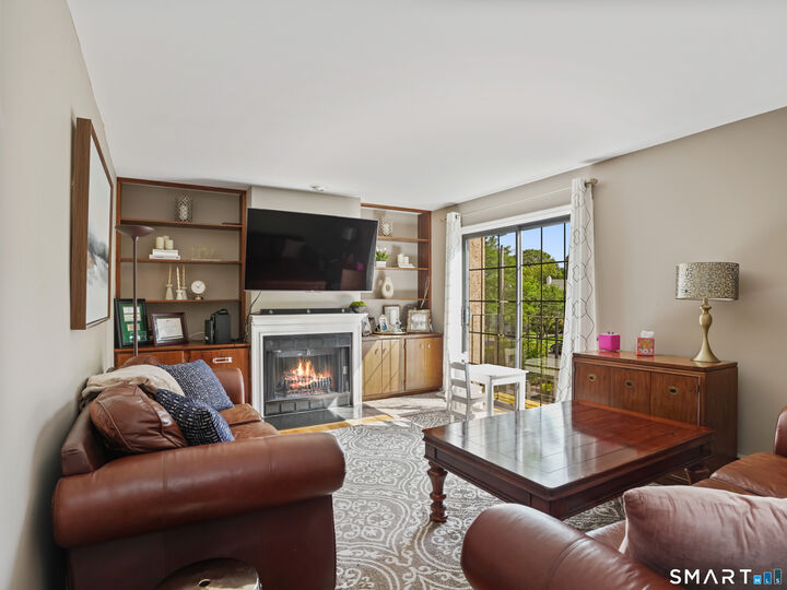 Property Photo:  272 Hubbard Avenue 10  CT 06905 