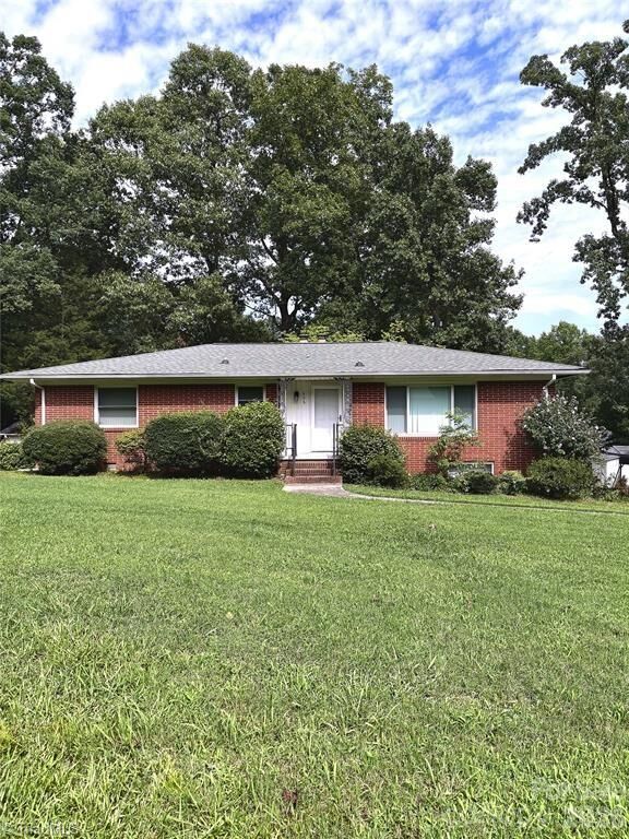 Property Photo:  406 Town Street  NC 28088 