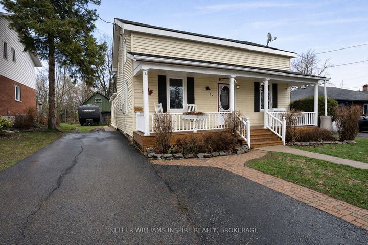 Property Photo:  39 Centre Street  ON K0K 1H0 