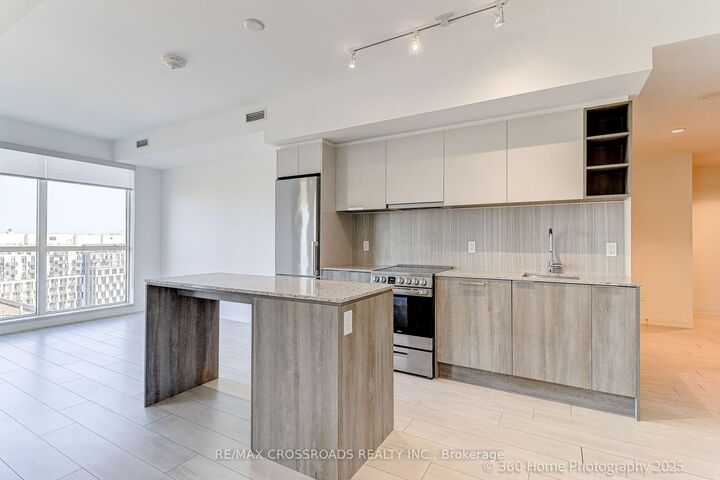 Property Photo:  31 Tippett Road 1306  ON M3H 0C8 