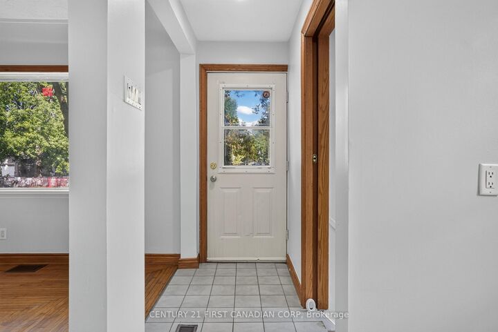 Property Photo:  244 Edinburgh Street  ON N6H 1M3 