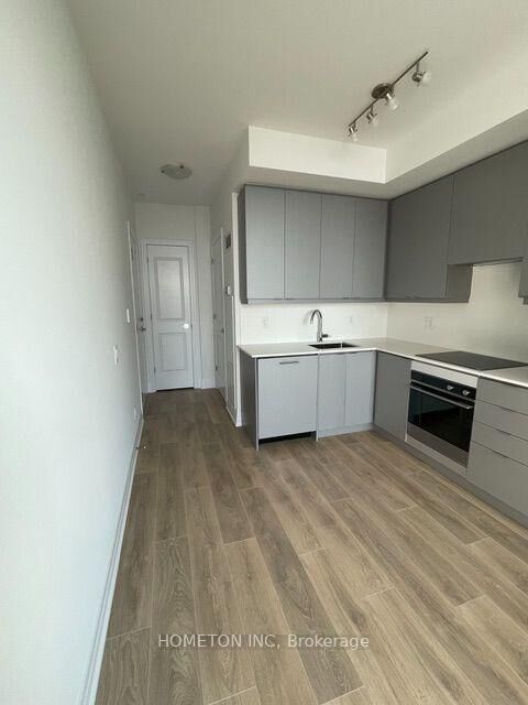 Property Photo:  36 Elm Drive 2705  ON L5B 1P2 