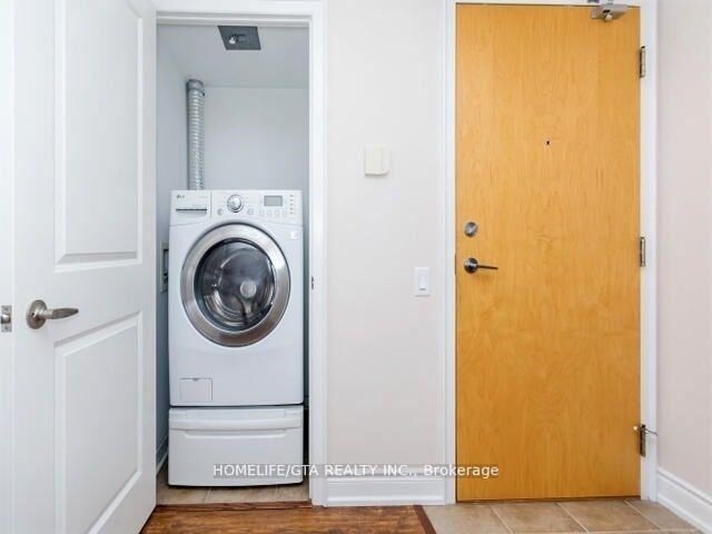 Property Photo:  1040 The Queensway Avenue 710  ON M8Z 1P7 