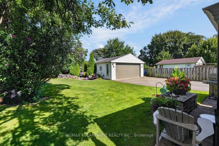 Property Photo: 465 Springbank Crescent ON L7T 2W8