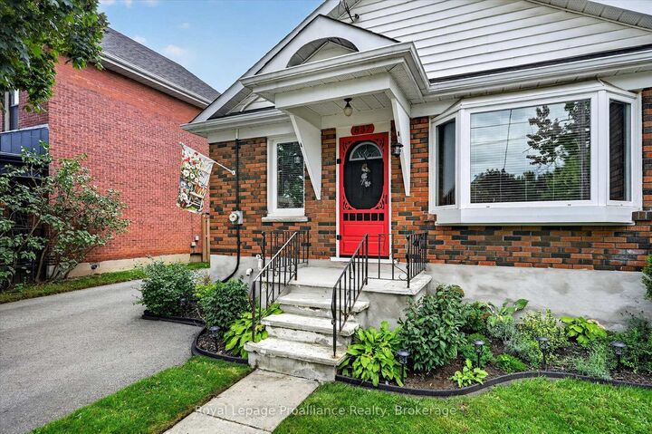 Property Photo:  837 Sherburne Street  ON K9J 3B7 