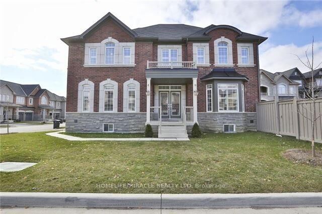 Property Photo: 8 Arrowstone Court ON L6R 3T5