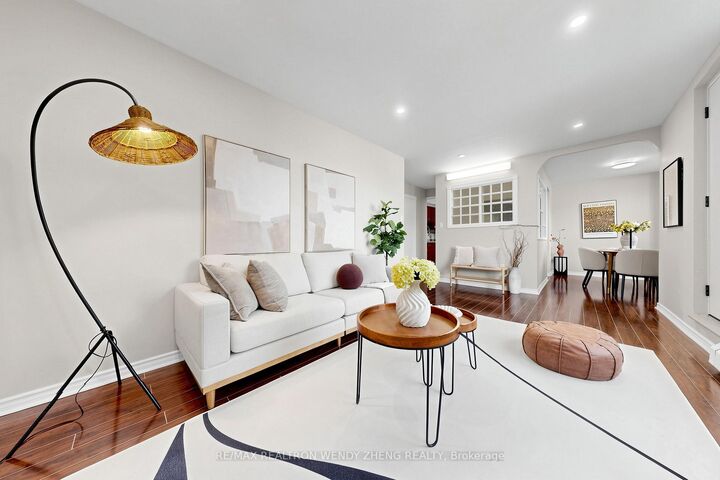 Property Photo: 1055A Forestwood Drive 111 ON L5C 2T8