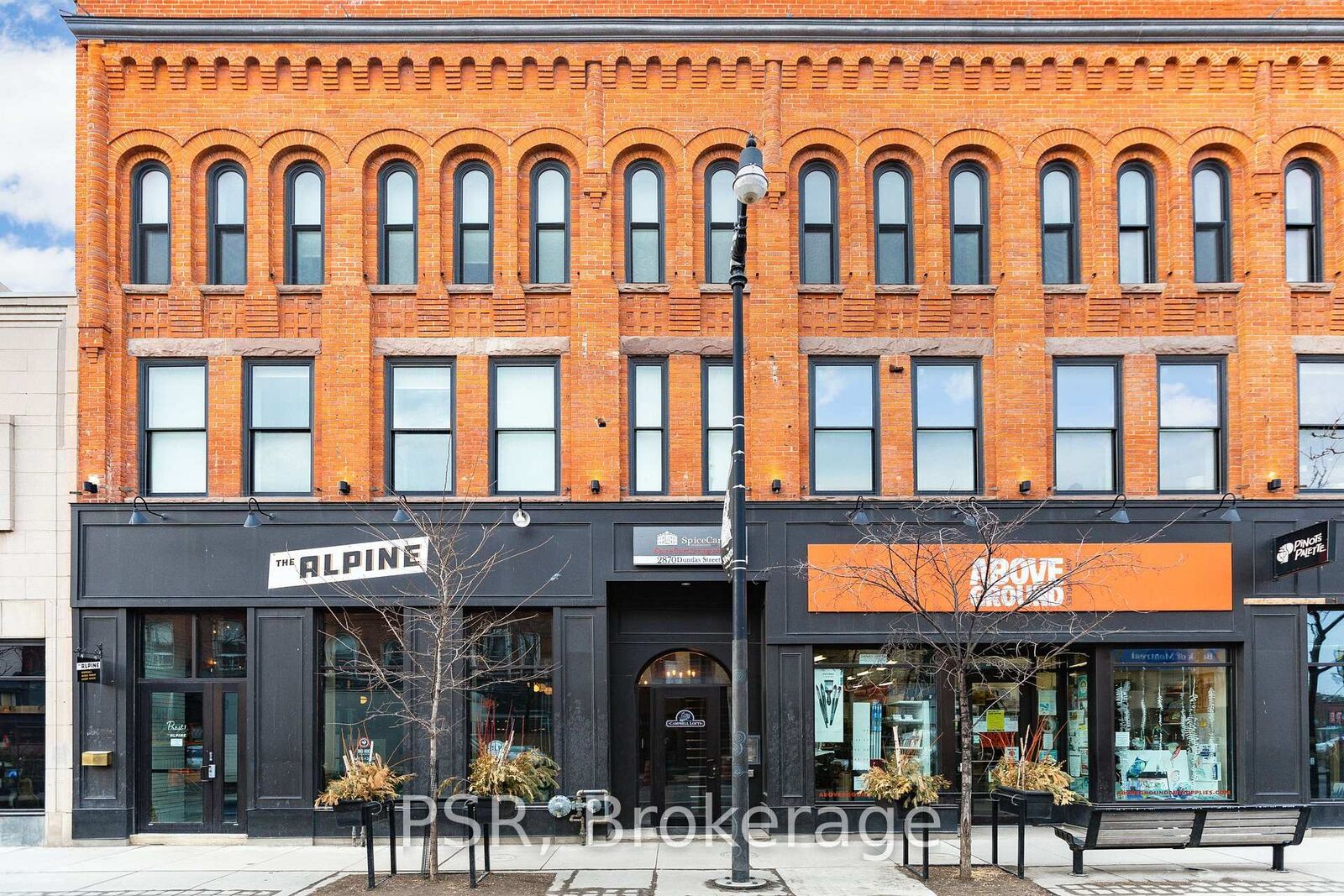 Property Photo:  2870 Dundas Street W 201  ON M6P 1Y8 