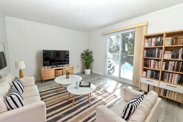 Property Photo: 1247 Huron Street 111 ON N5Y 4X7