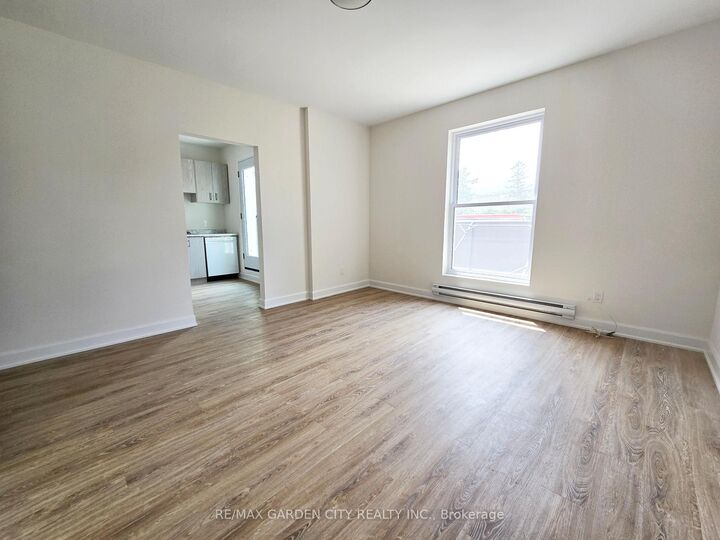 Property Photo:  63 Main Street E 2  ON L3M 1M7 