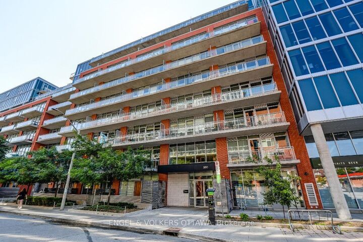 Property Photo: 360 McLeod Street 415 ON K2P 1A9