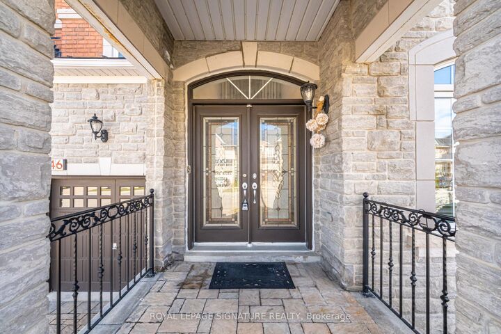 Property Photo:  3146 Tacc Drive  ON L5M 0B6 