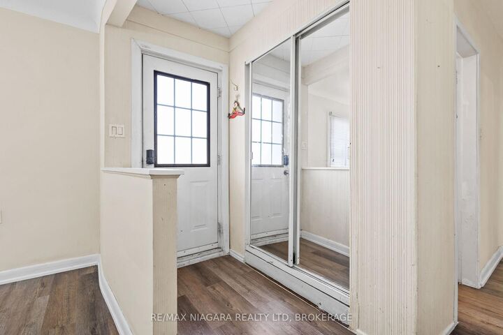 Property Photo: 73 Hillview Road Upper ON L2S 1S8