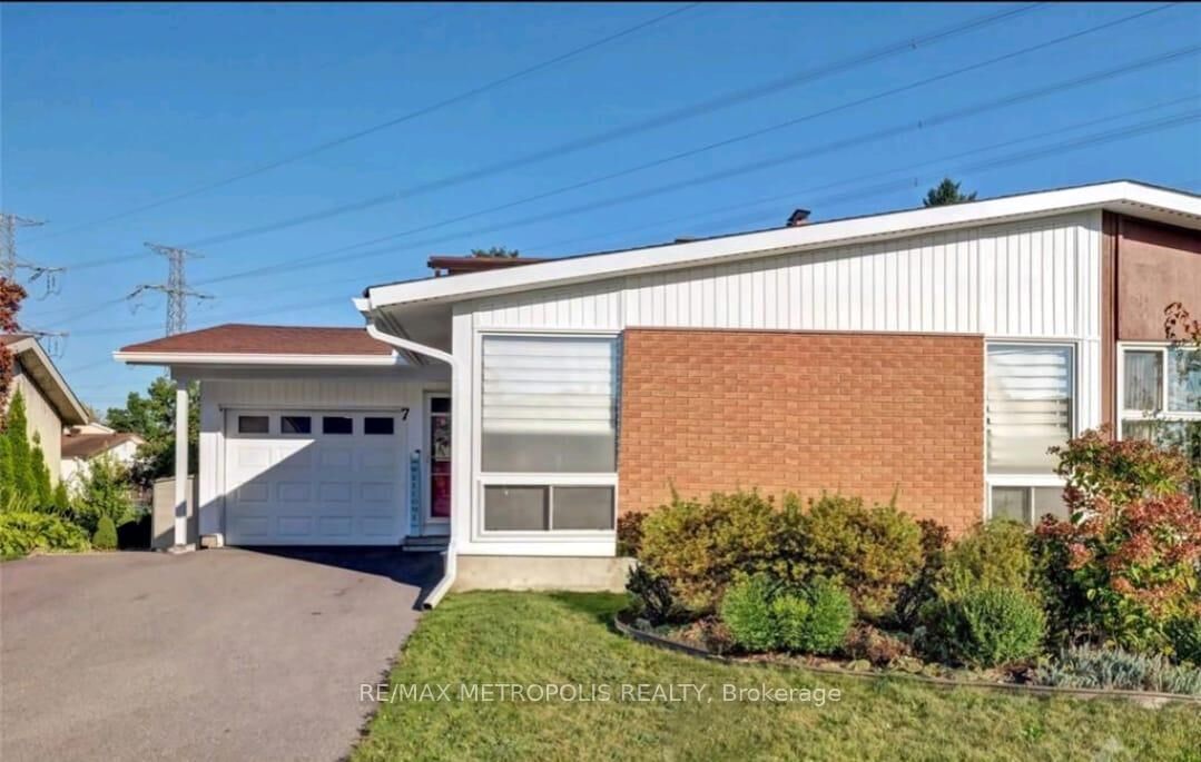 Property Photo:  7 Medhurst Drive Bsmt  ON K2G 3X7 