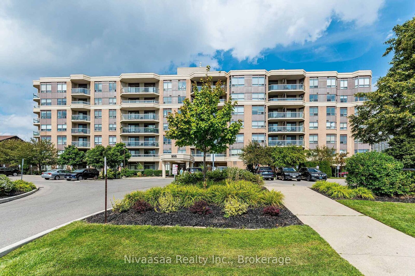 Property Photo:  300 Ray Lawson Boulevard 514  ON L6Y 5H5 