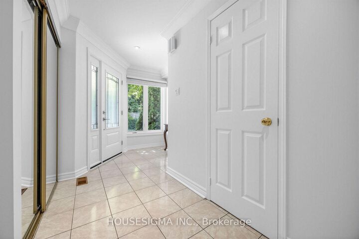 Property Photo:  2199 Burnhamthorpe Road W 7  ON L5L 5M7 