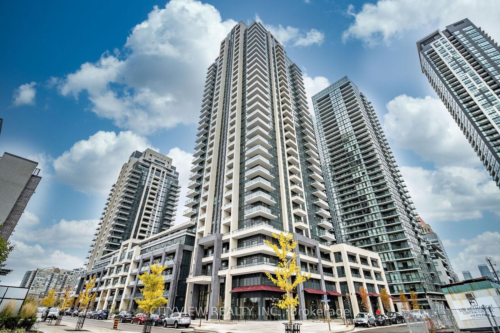 Photo de la propriété:  4055 Parkside Village Drive 1818  ON L5B 0K8 
