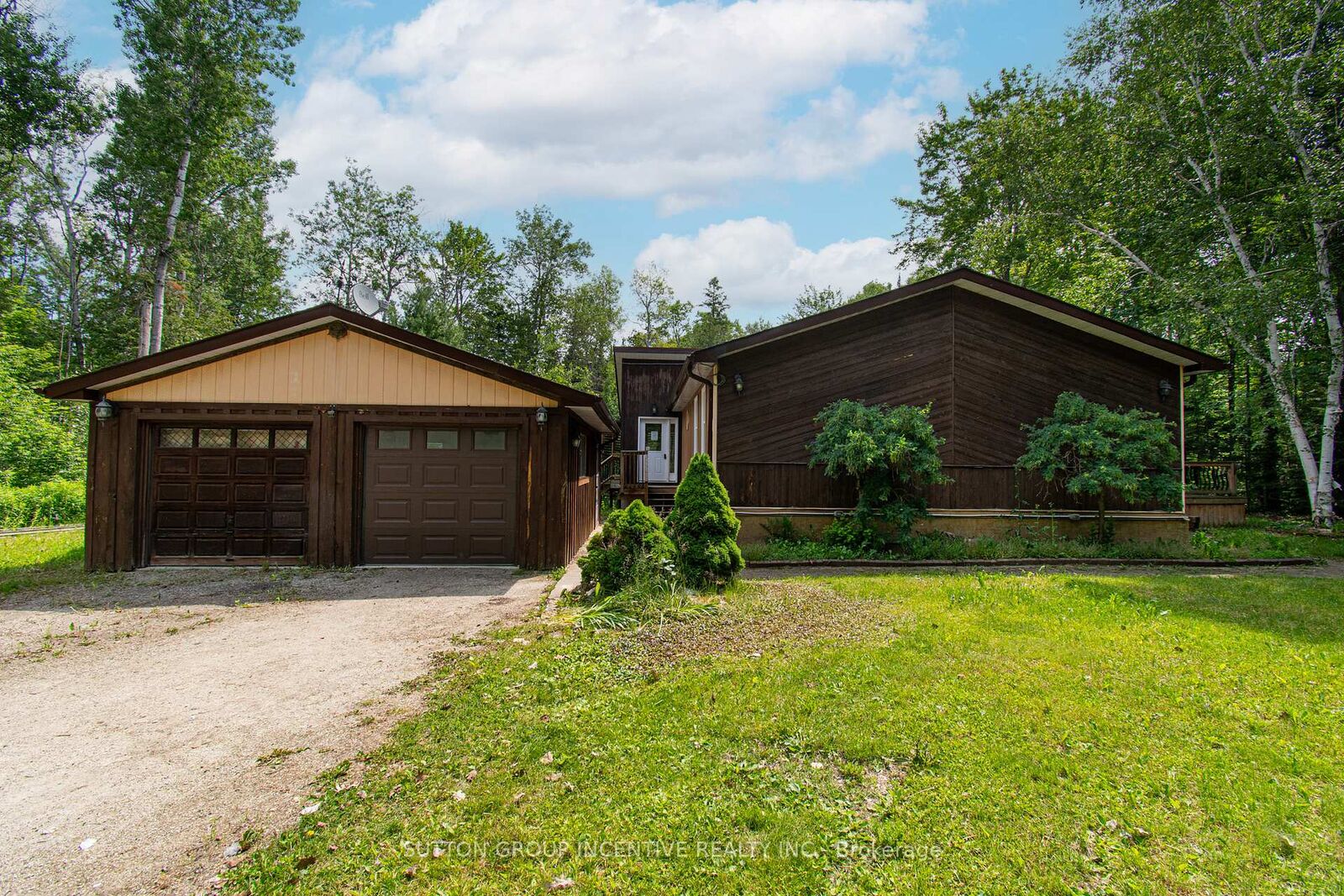 Property Photo: 59 Forest Hill Drive ON L0M 1J0