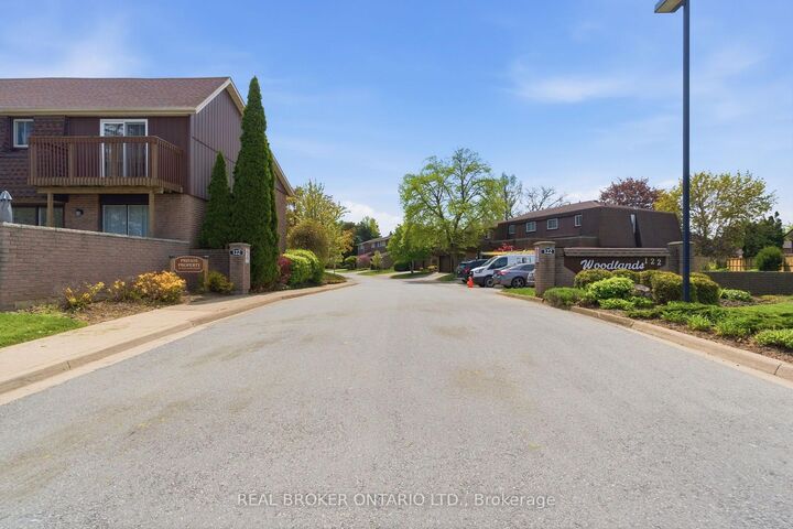 Property Photo: 122 Lakeshore Road 46 ON L2N 6N6