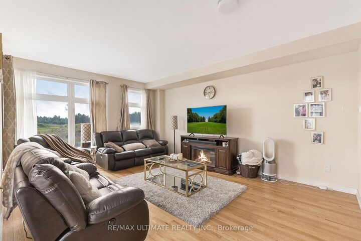 Property Photo: 2632 Castlegate Crossing Drive ON L1X 0H6
