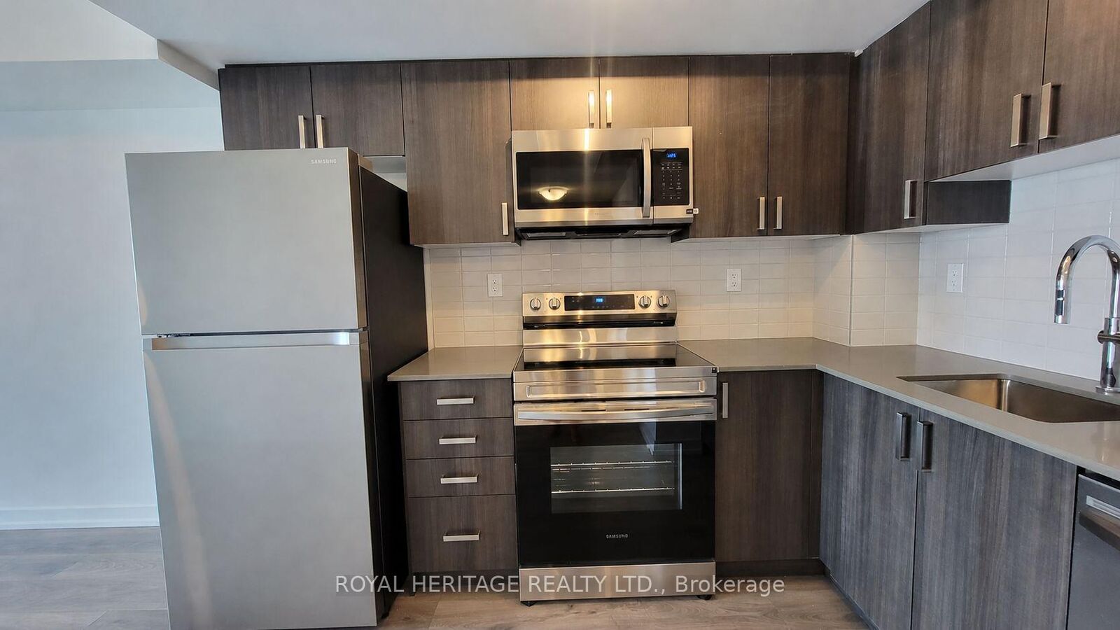 Property Photo:  1435 Celebration Drive 1610  ON L1W 0C4 
