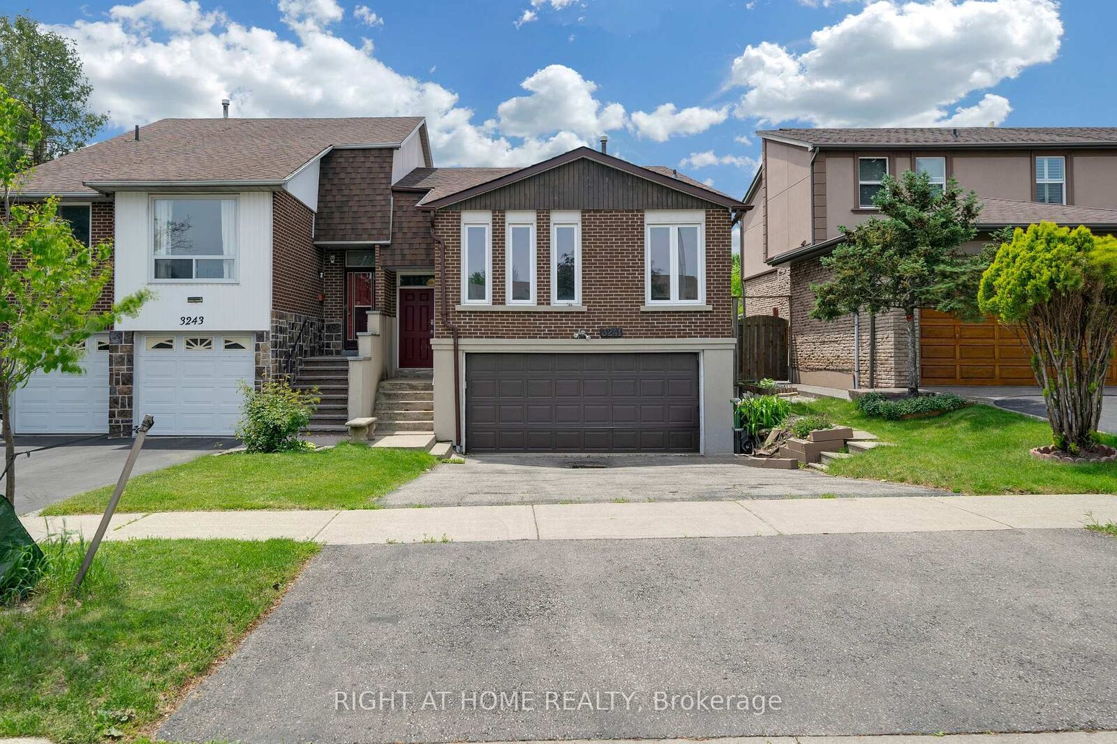 Property Photo: 3241 McCarthy Court ON L4Y 3Z4