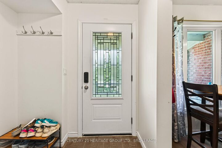 Property Photo:  944 Warburton Crescent  ON K7M 8L1 