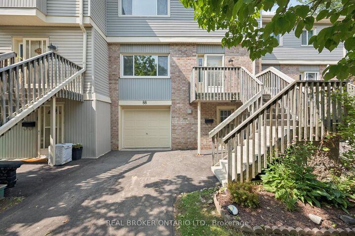 Property Photo: 30 Green Valley Drive 88 ON N2P 1G8