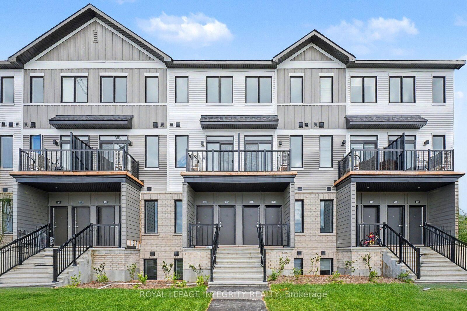 Property Photo:  281 Lamarche Avenue  ON K1W 0M5 