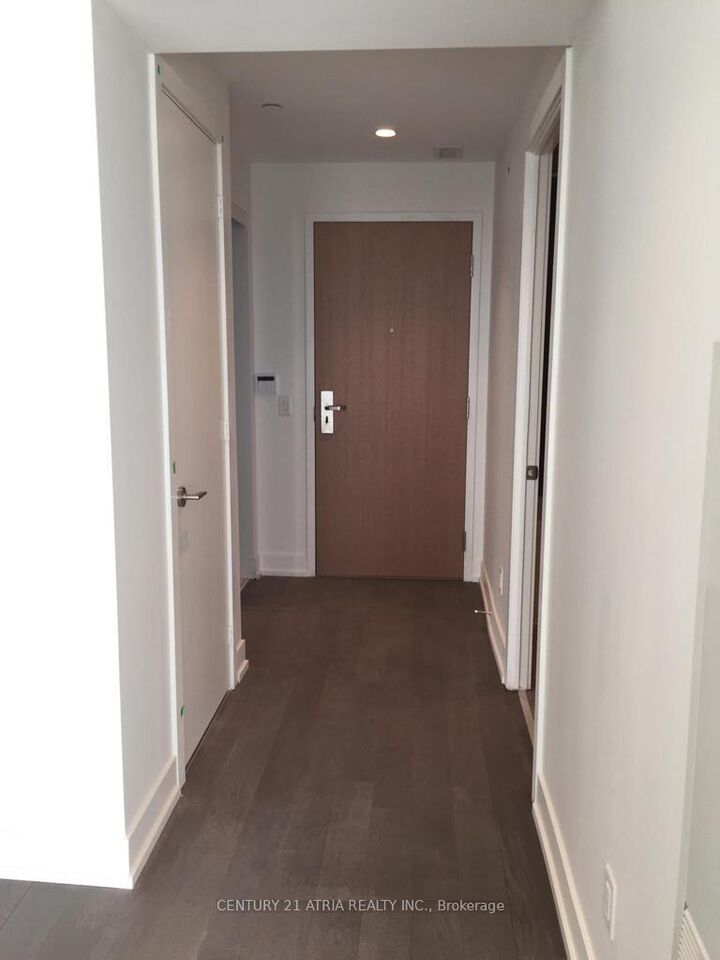 Property Photo:  7 Grenville Street 5508  ON M4Y 1W9 