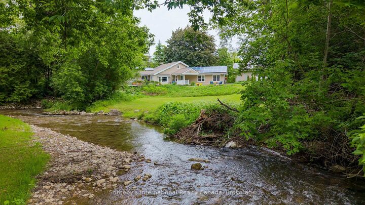 Property Photo:  640 Mountain Road  ON L9Y 5G3 