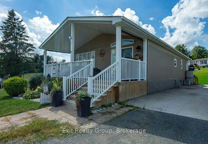 Property Photo: 152 Concession Road 11 West N/A 23 ON K0L 1Y0