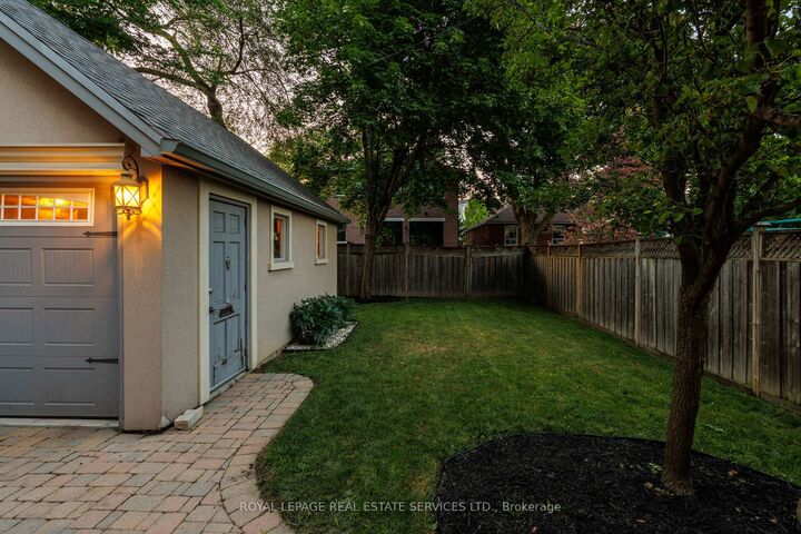 Property Photo: 4 Springbrook Gardens ON M8Z 3B3
