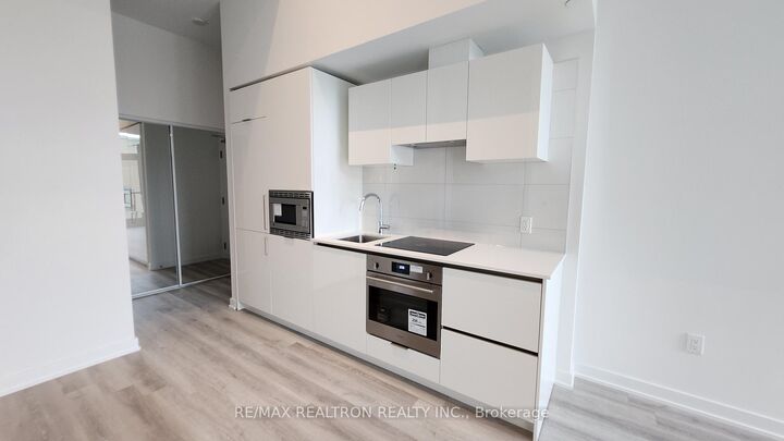Property Photo:  238 Simcoe Street 1120  ON M5T 0E2 
