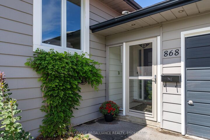 Property Photo:  868 Allum Avenue  ON K7M 7A1 