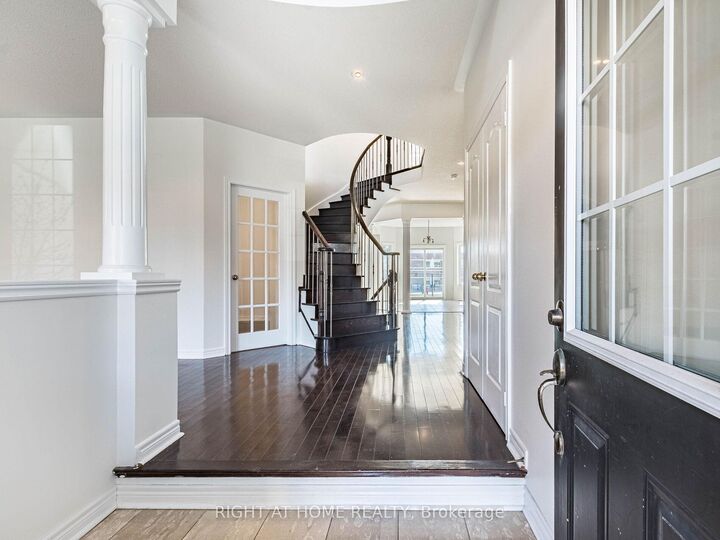 Property Photo:  5441 Valhalla Crescent  ON L5M 0K5 