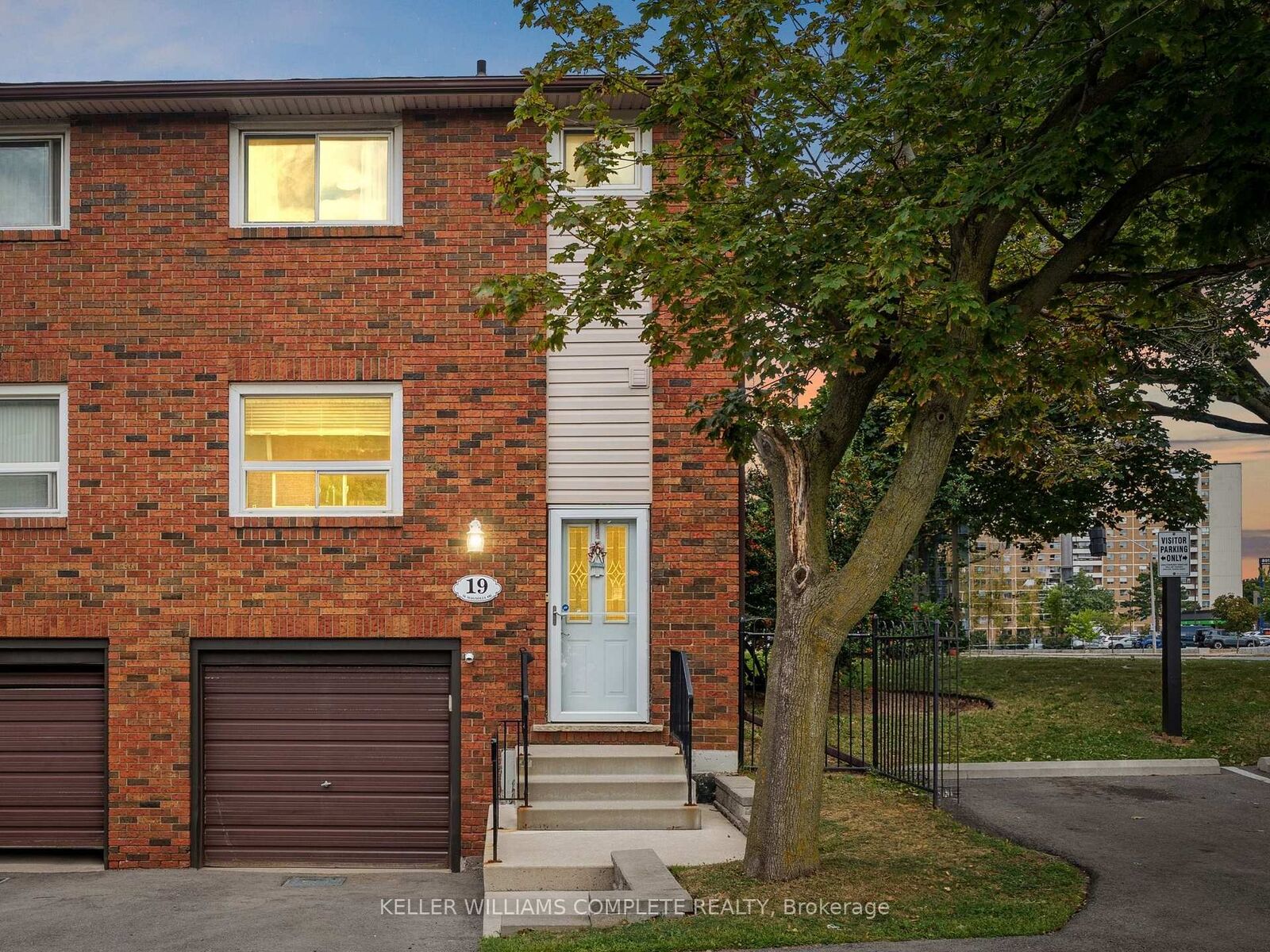 Property Photo:  90 Magnolia Drive 19  ON L9C 6R9 