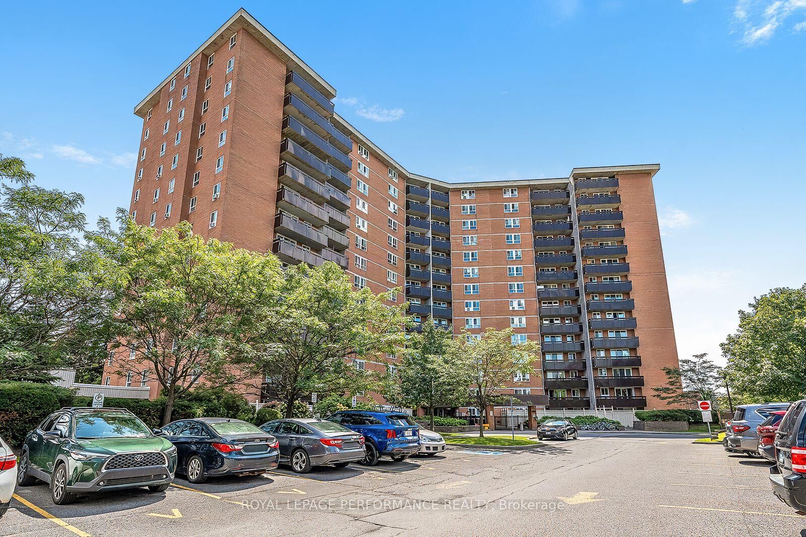 Property Photo: 2000 Jasmine Crescent 1406 ON K1J 8K4