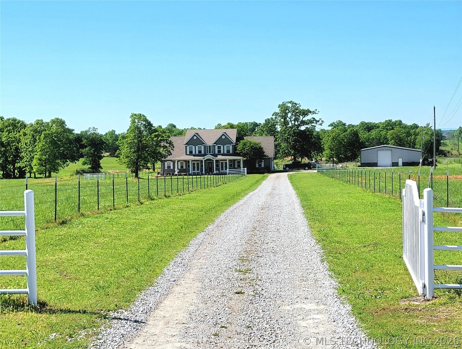 Property Photo: 450778 E 1000 Road OK 74435