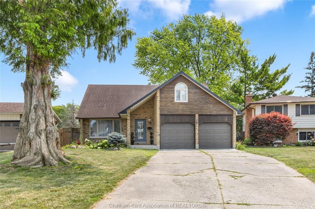 Property Photo: 76 Pamela Crescent ON N7L 4S5