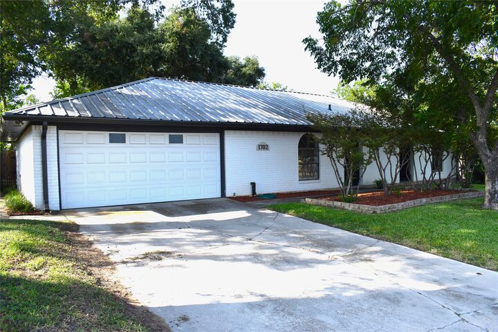 Property Photo: 1702 Pecos Avenue TX 76567