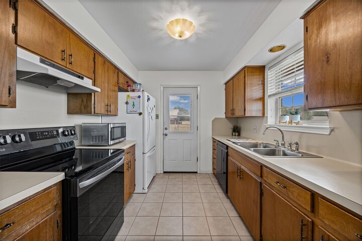 Property Photo: 403 County View Road TX 78644