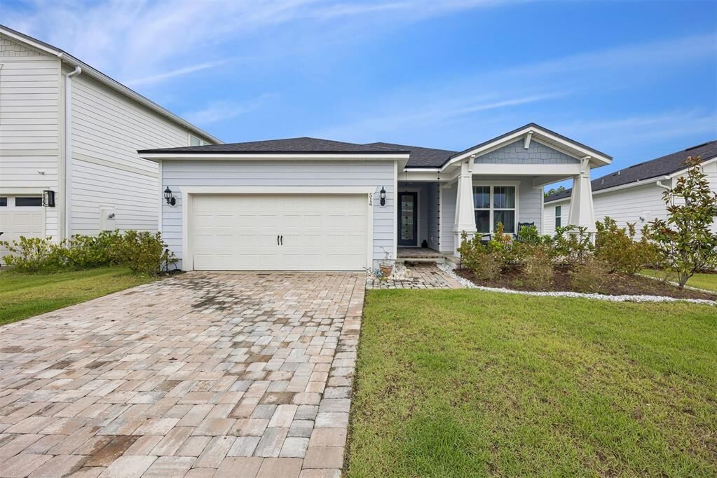Property Photo: 514 Hawthorn Park Circle FL 32097