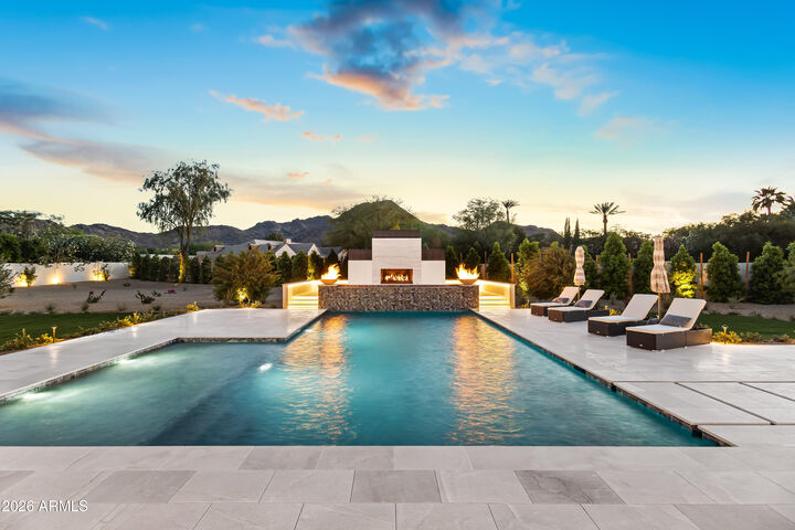 Property Photo: 8100 N 64th Place AZ 85253