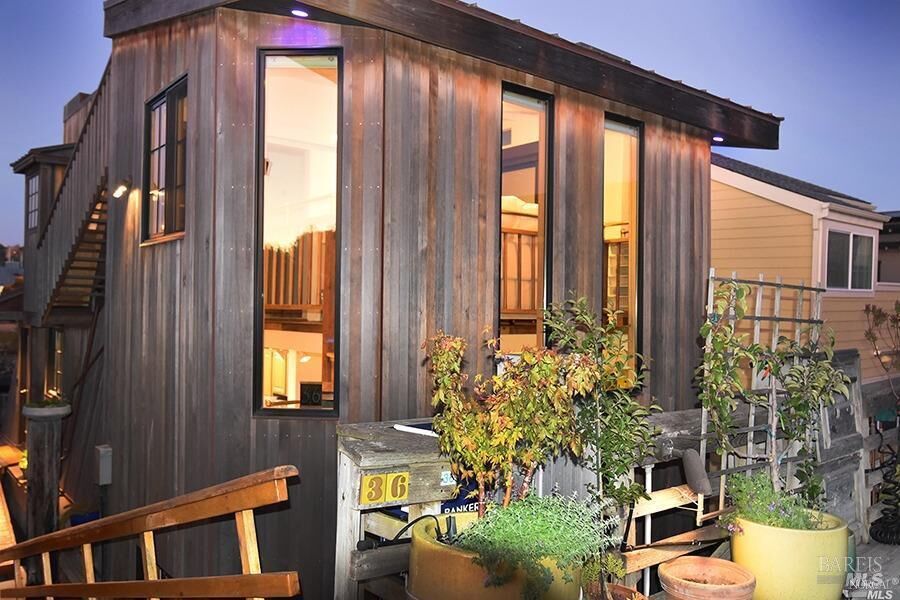 Property Photo:  36 E Pier  CA 94965 